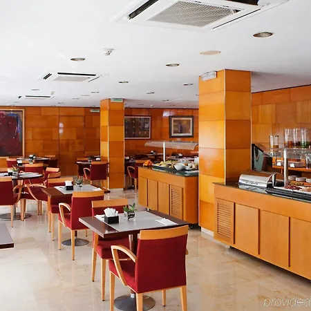 Nh Les Corts Отель 3*