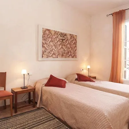 Gaudi 2 Apartament *