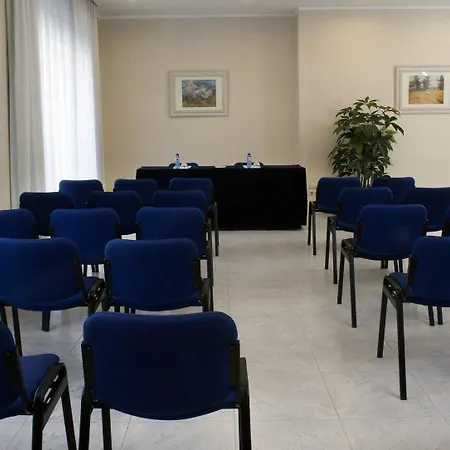 Otel Vincci Mae 4*