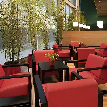 Hotel Ibis Plaza Glories 22@ 2*