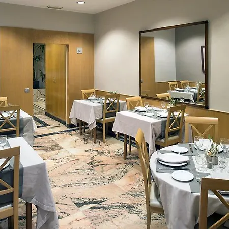 Otel Catalonia Castellnou 3*