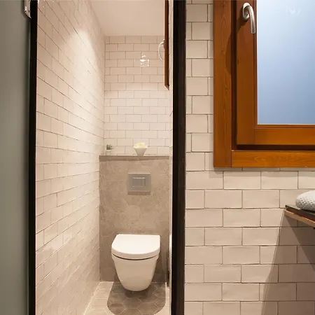 Trafalgar Luxury Apartment *