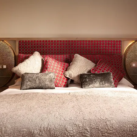 Trafalgar Luxury Apartment