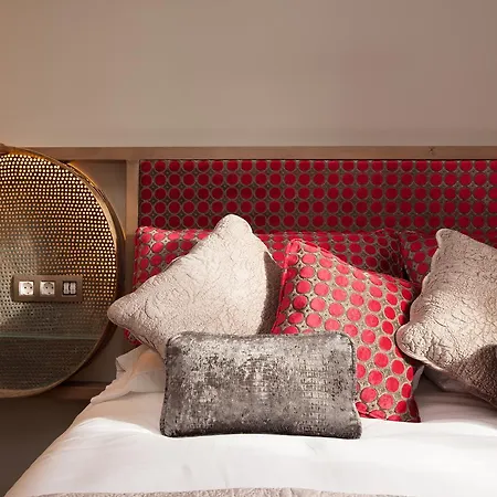 Trafalgar Luxury Apartment *