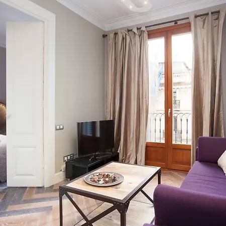Trafalgar Luxury Apartment *