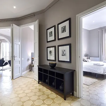 Habitat Modernista Apartment *