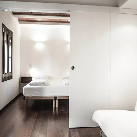 Barcelona Beach Apartments *