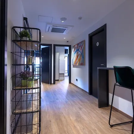Hostel Airhostel Barcelona Airport 24h El Prat de Llobregat