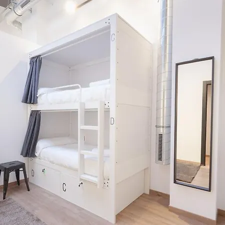 Airhostel Barcelona Airport 24h * El Prat de Llobregat