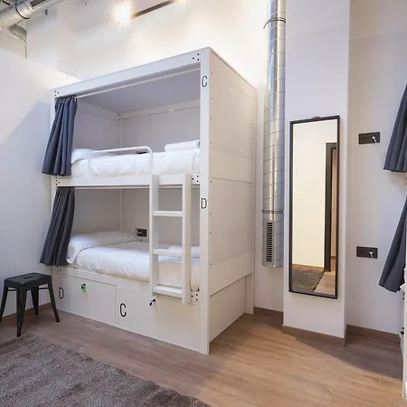 Hostel Airhostel Barcelona Airport 24h
