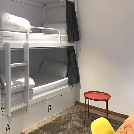 Airhostel Barcelona Airport 24h * El Prat de Llobregat
