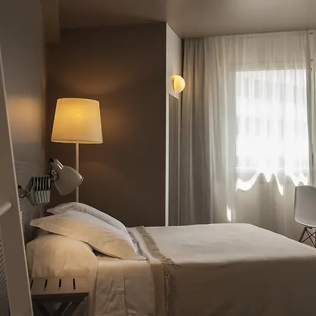 Sixties Ramblas Hotel