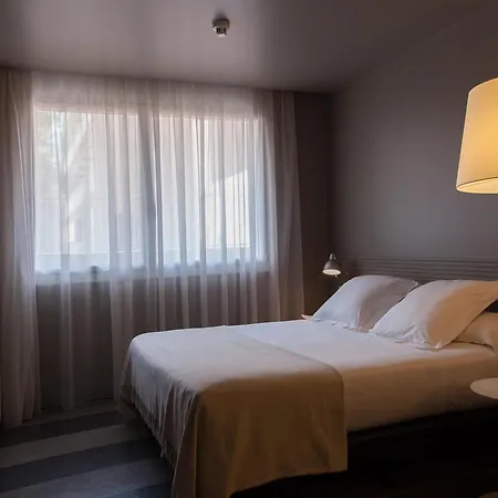 Sixties Rambla Hotel 3*
