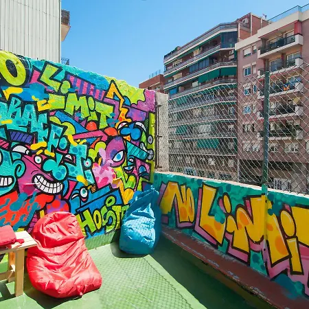 No Limit Graffiti Hostel