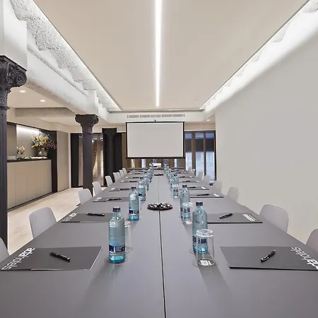 Отель Acta Atrium Palace