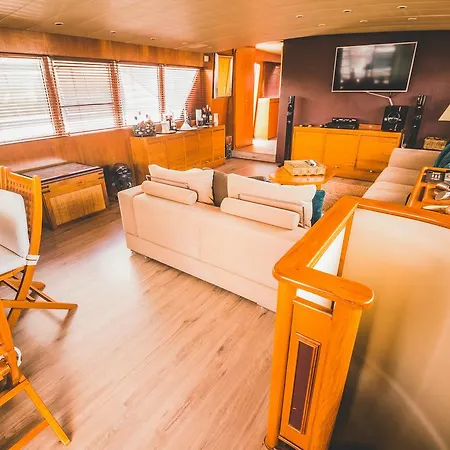 Motor Yacht Boatel * Barcelone