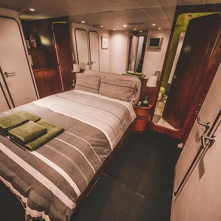 Motor Yacht Boatel Bateau-hôtel *