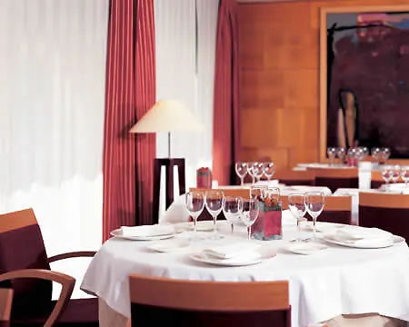 Nh Les Corts Отель 3*
