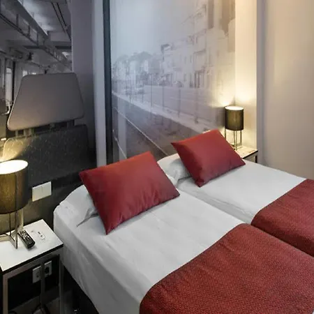 Catalonia Avinyo Hotel 3*