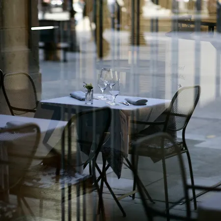 Do Placa Reial Powered By Sonder Hotel