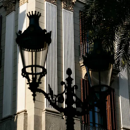 Do Placa Reial Powered By Sonder Hotel