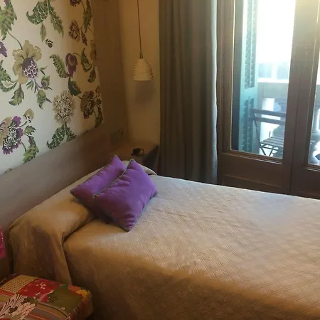 Ginebra Hotel *