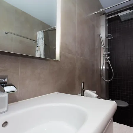 Via Augusta Apartment *
