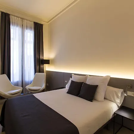 Izaila Plaza Catalunya 3*