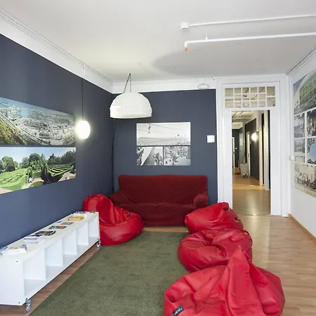 Sant Jordi Hostel Barcelona