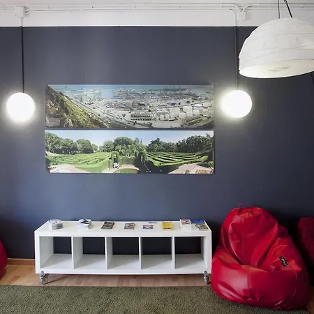 Sant Jordi Hostel Barcelona