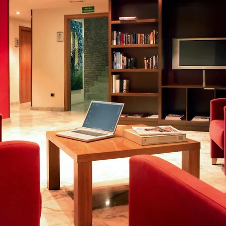 Aranea Hotel 3*