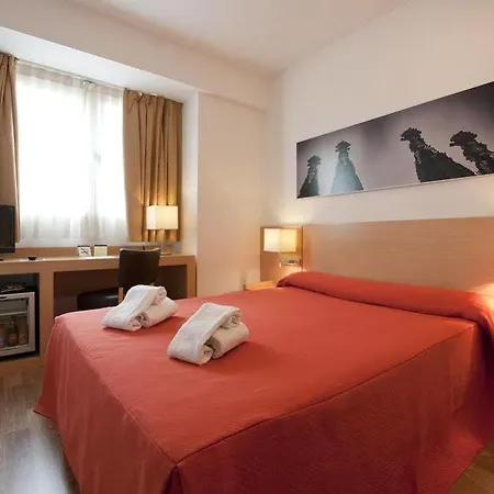 Hotel Sagrada Familia 3*