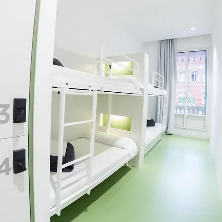 Sant Jordi Rock Palace Hostel *