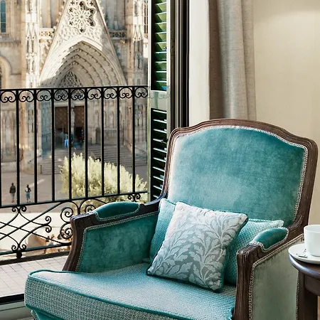 Lamaro Hotel