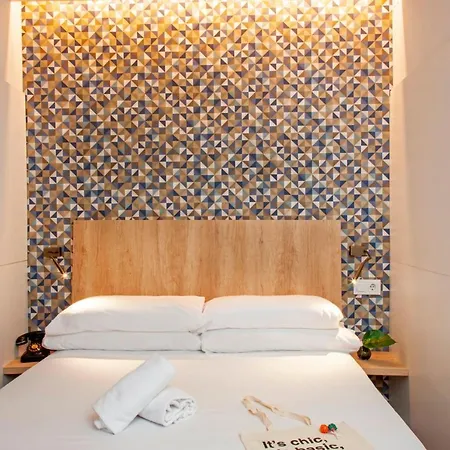 Hotel Chic & Basic Velvet