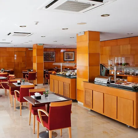 Nh Les Corts Отель 3*