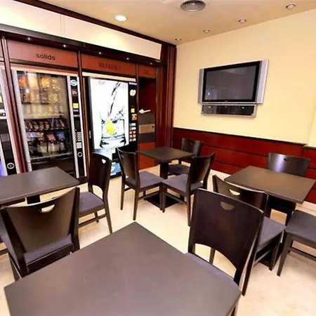 Hotel Glòries 3*