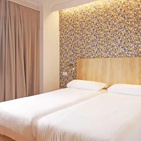Chic & Basic Velvet Hotel Barcelone