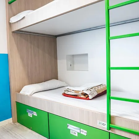 Onefam Ramblas Hostel Barcelona