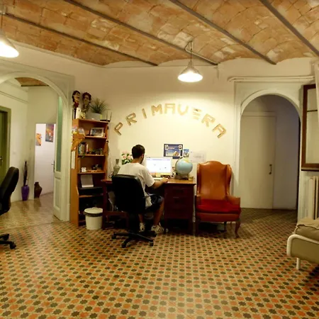 Primavera Hostel *