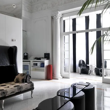 Chic & Basic Born Boutique Hotel 3*