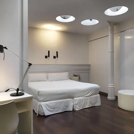 Hotel Chic & Basic Born Boutique