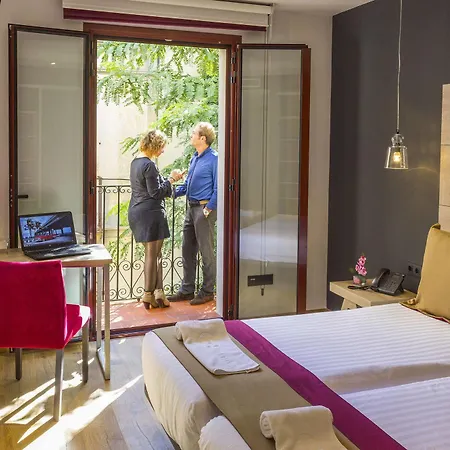 Ξενοδοχείο Boutique Hostemplo Sagrada Familia 3*