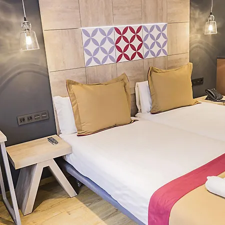 Ξενοδοχείο Boutique Hostemplo Sagrada Familia 3*