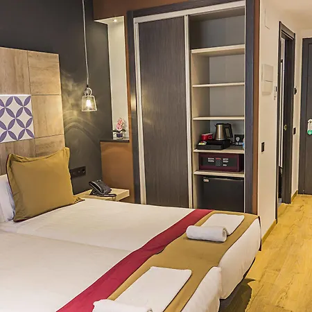 Ξενοδοχείο Boutique Hostemplo Sagrada Familia 3*