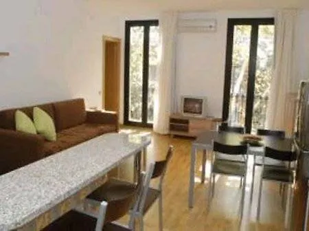 Mh S. Familia Apartamento