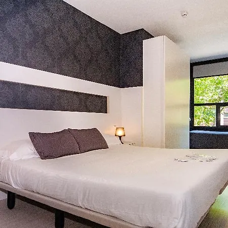 Hotel Barna House 2*