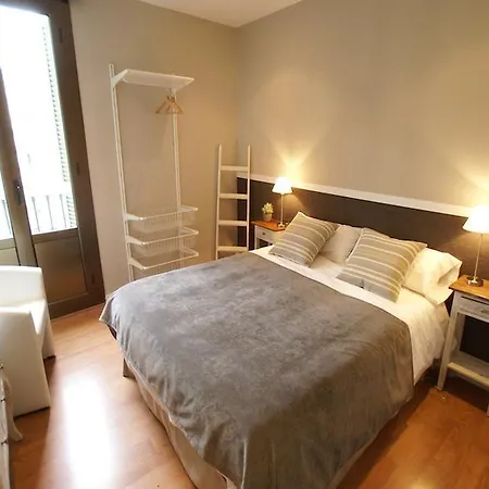 555 Bcn Apartment