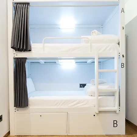 Airhostel Barcelona Airport 24h Hostel El Prat de Llobregat