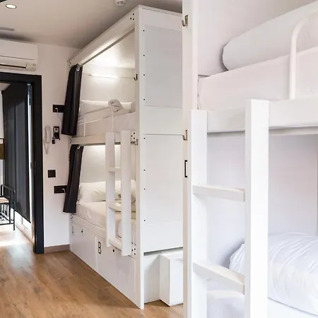 Hostel Airhostel Barcelona Airport 24h